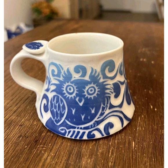 Signed Studio Pottery Owl Mug Blue & White Clay Ryman/Rymer? Lotus Mark Handmade - Picture 2 of 6